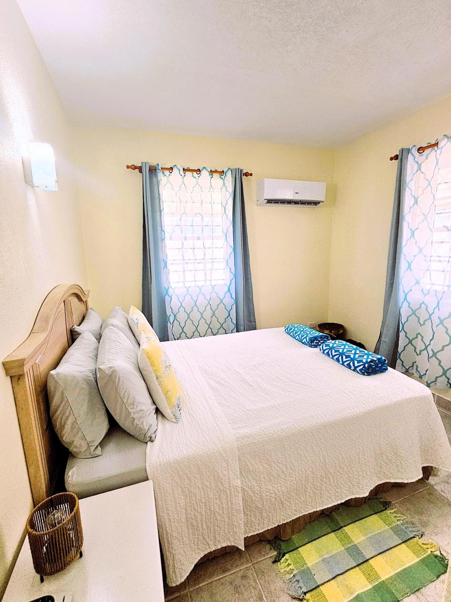 Ocean Bliss Apartments Christ Church Bagian luar foto