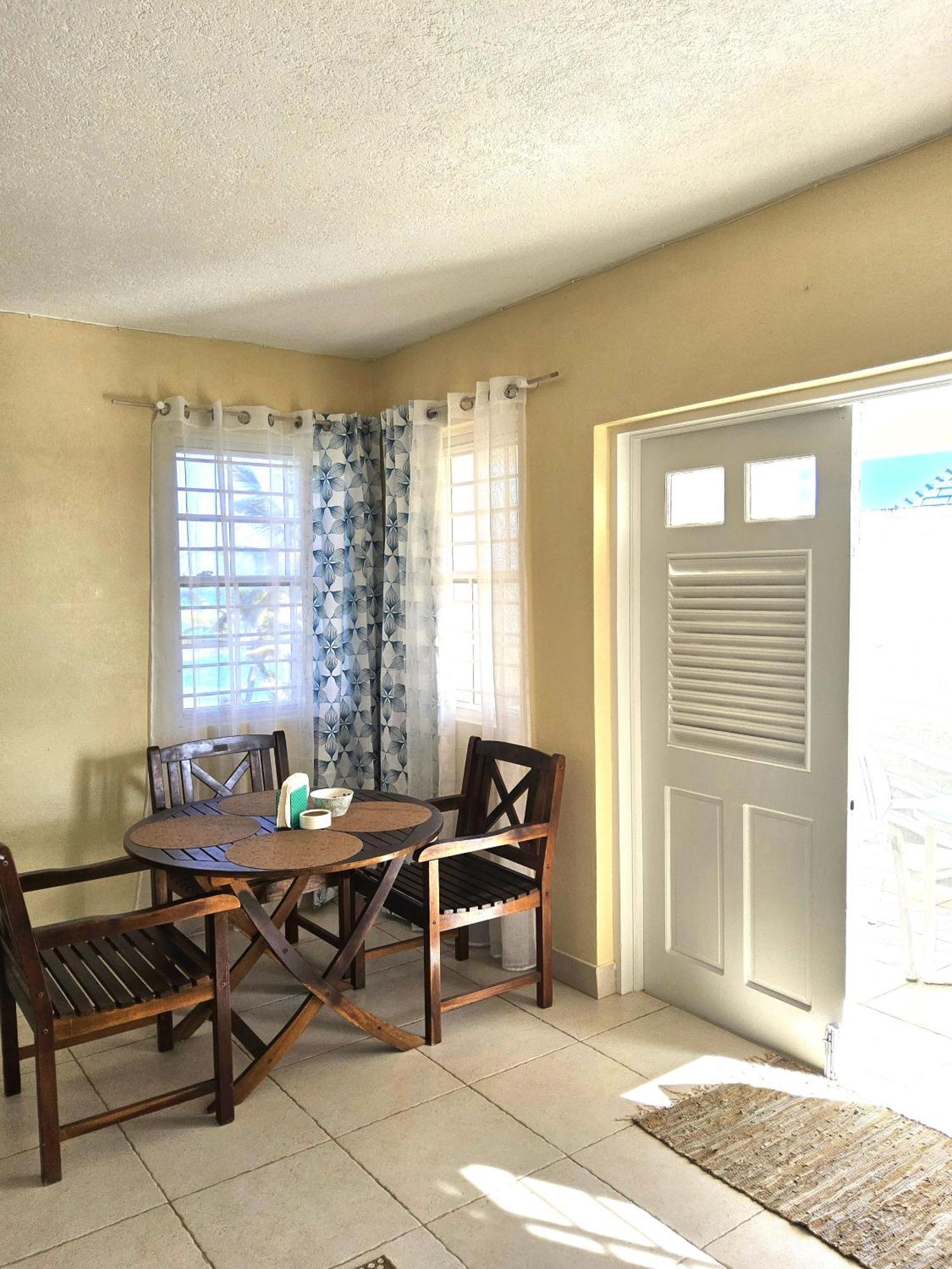 Ocean Bliss Apartments Christ Church Bagian luar foto